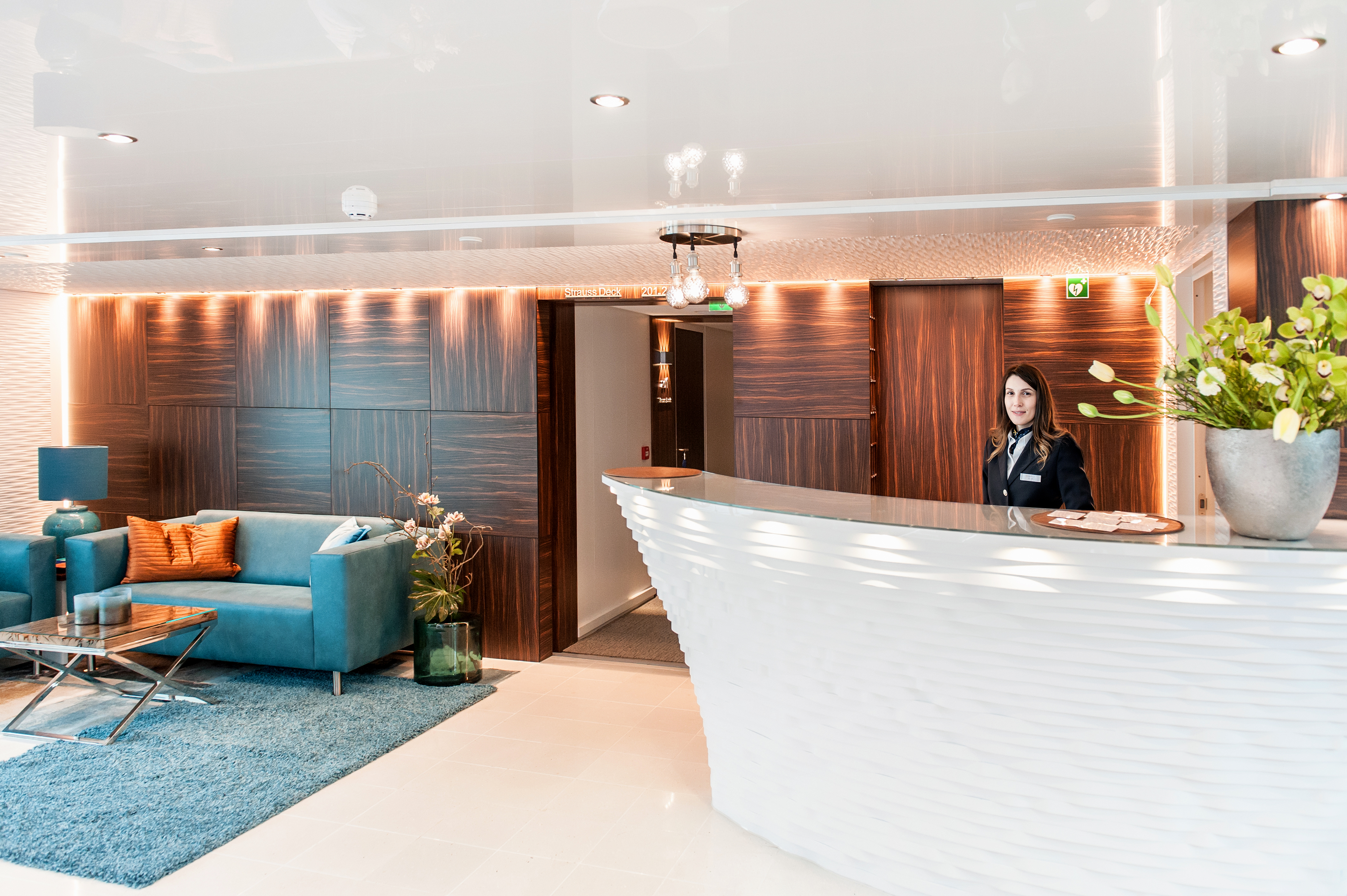 Amadeus River Cruises - Amadeus Queen - Reception.jpg